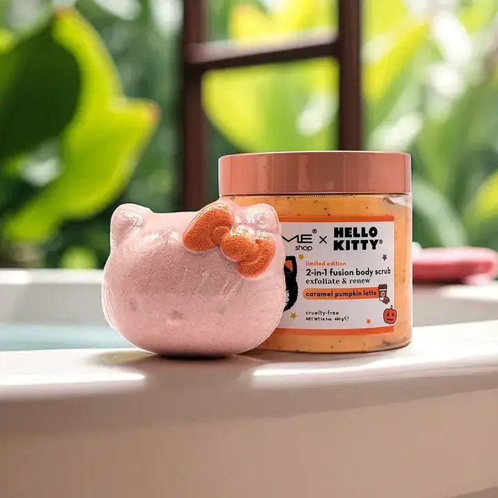 HELLO KITTY Caramel Pumpkin Latte Bath Bomb + Scrub Duo Set